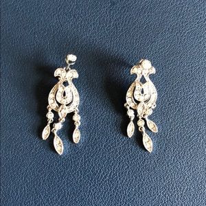 Vintage inspired crystal dangling earrings